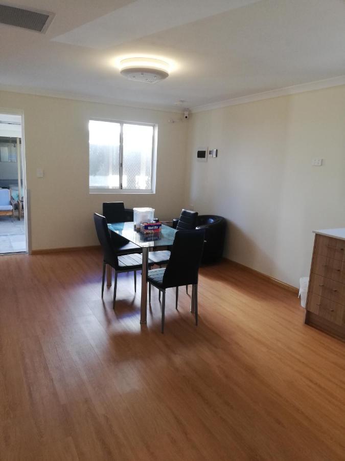 Bha Hotel Пърт Екстериор снимка